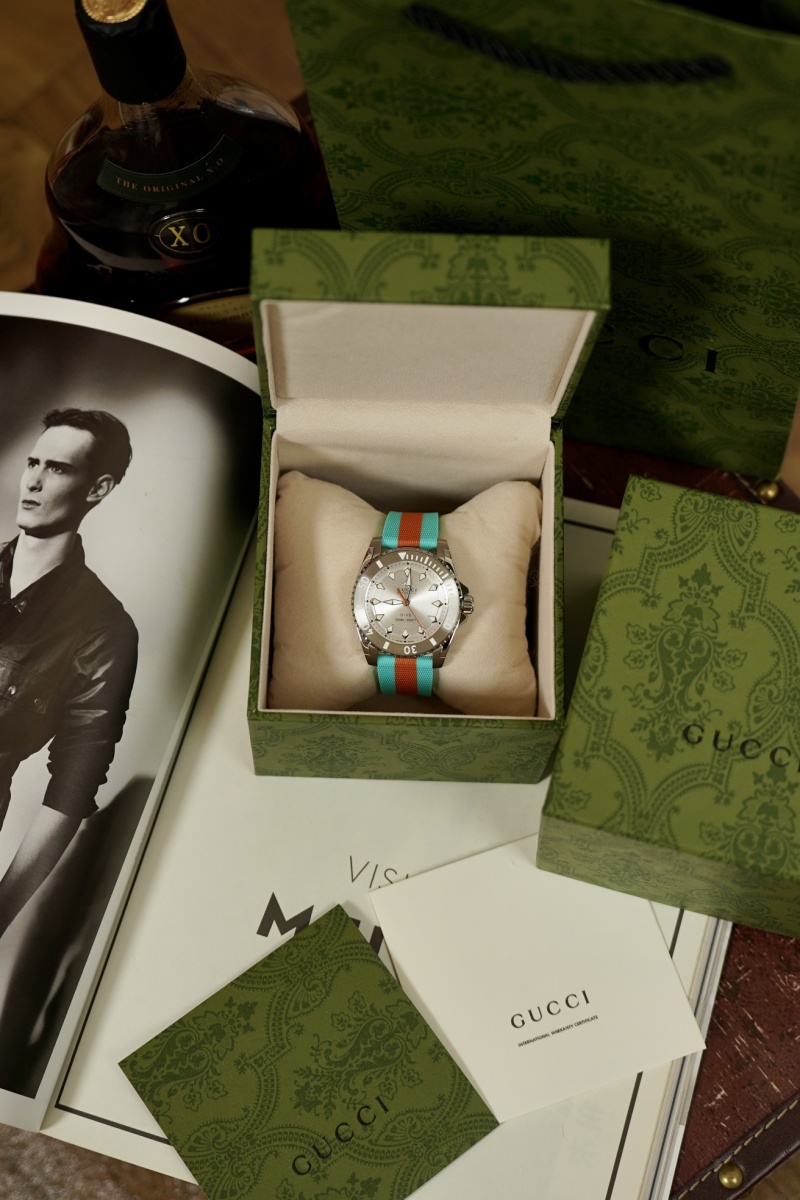 Часы Gucci