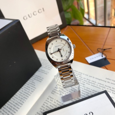 Часы Gucci