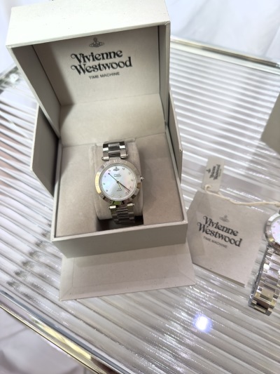 Часы Vivienne Westwood