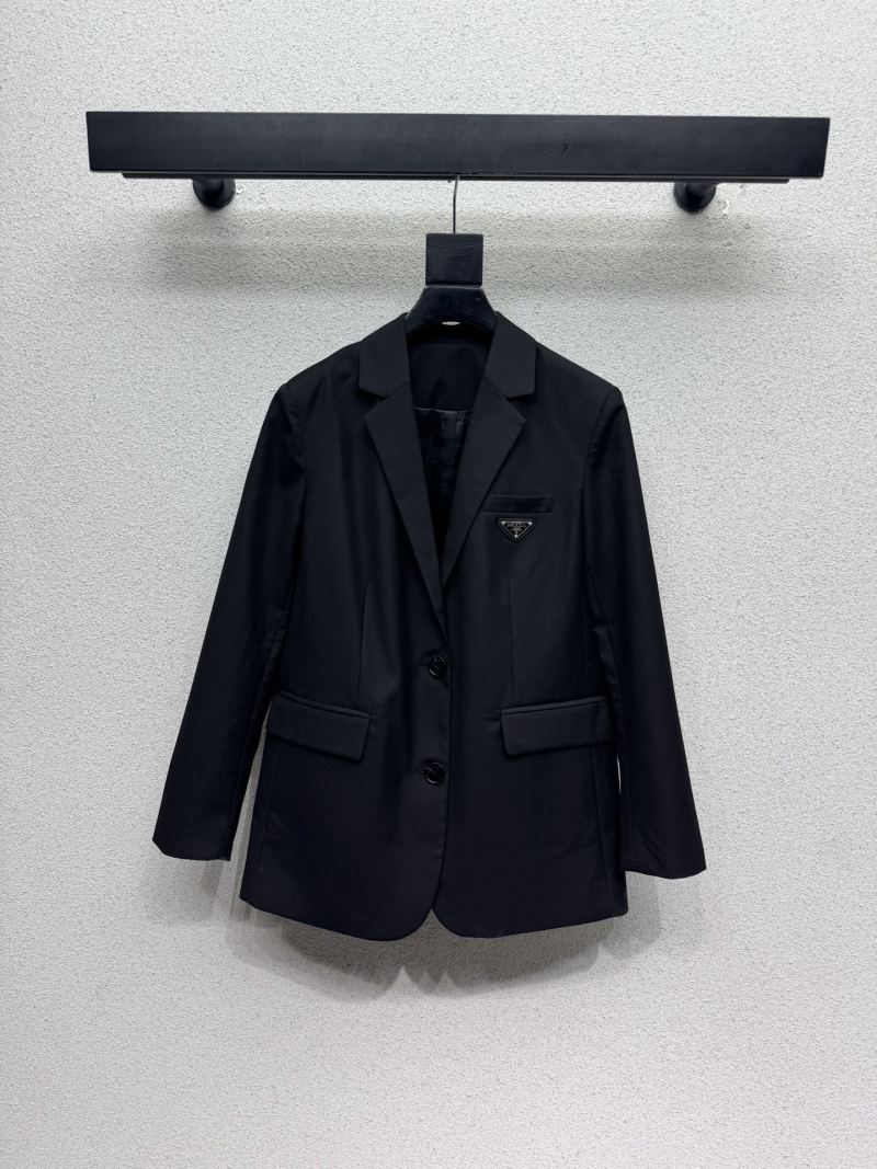 Черный пиджак Prada