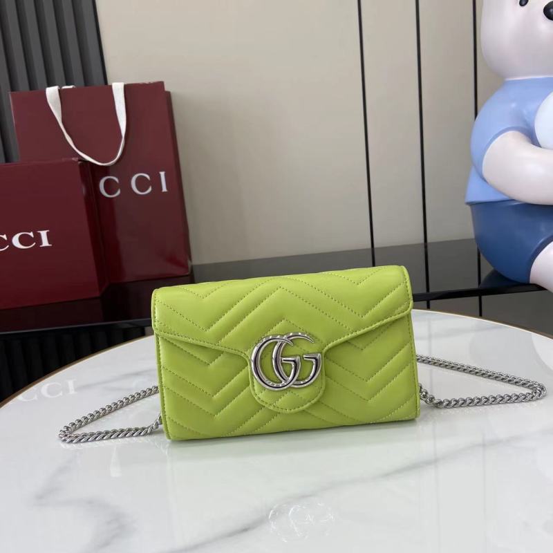 Кожаный клатч Gucci с цепочкой