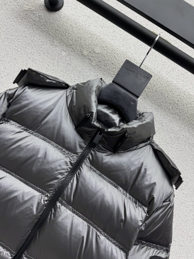 Зимняя куртка-пуховик Moncler