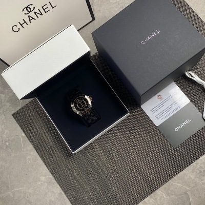 Часы Chanel