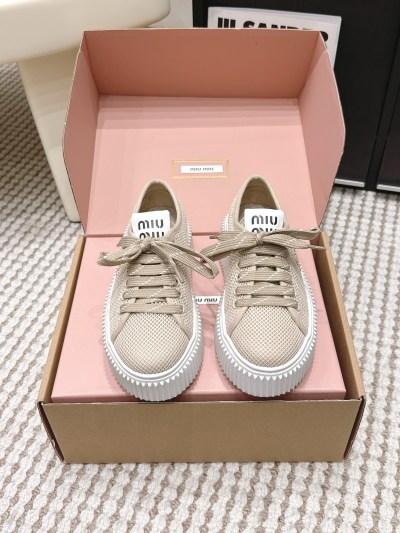 Женские кроссовки Miu Miu, бежевые