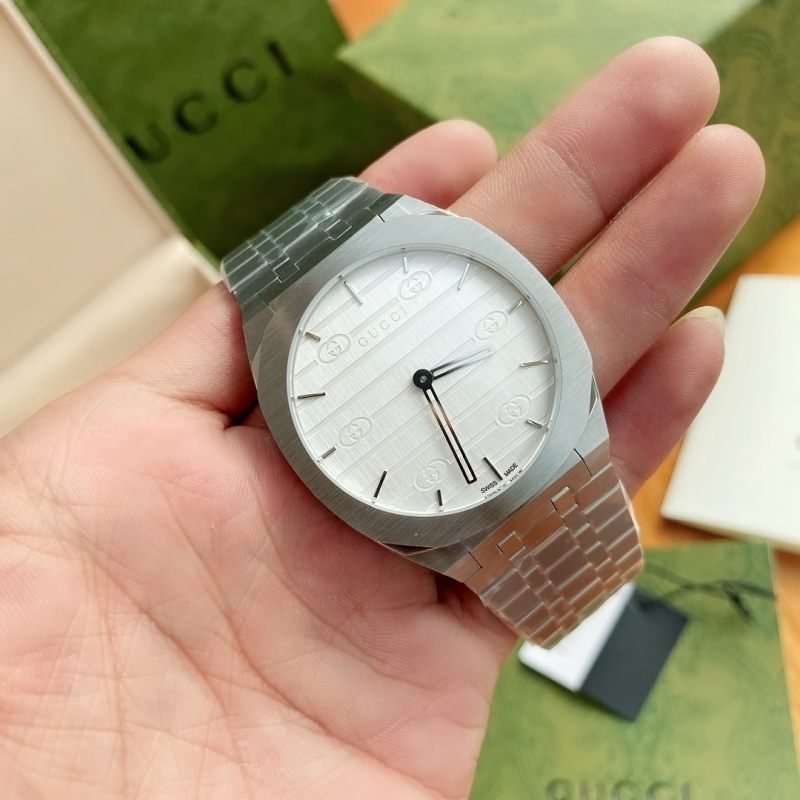Часы Gucci