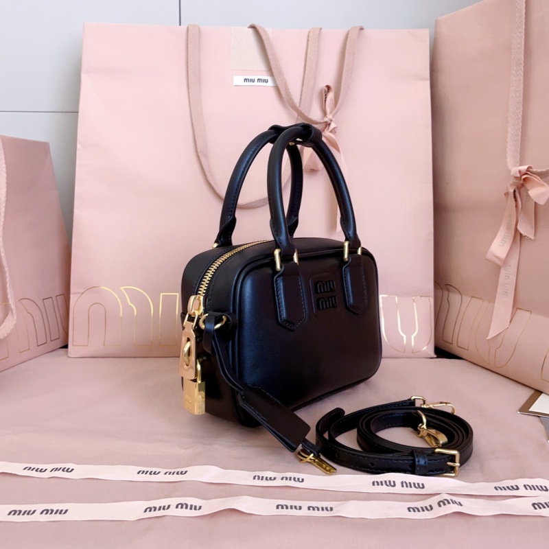 Сумка-боулинг Miu Miu черная
