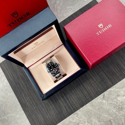 Часы Tudor