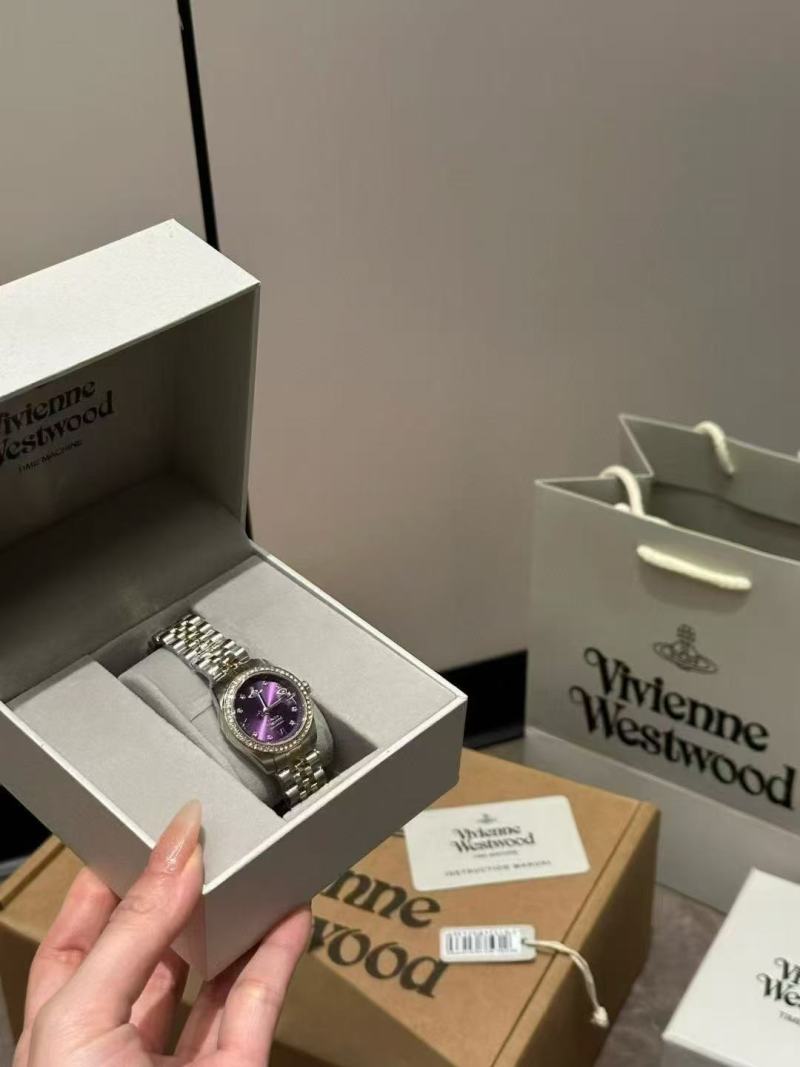 Часы Vivienne Westwood