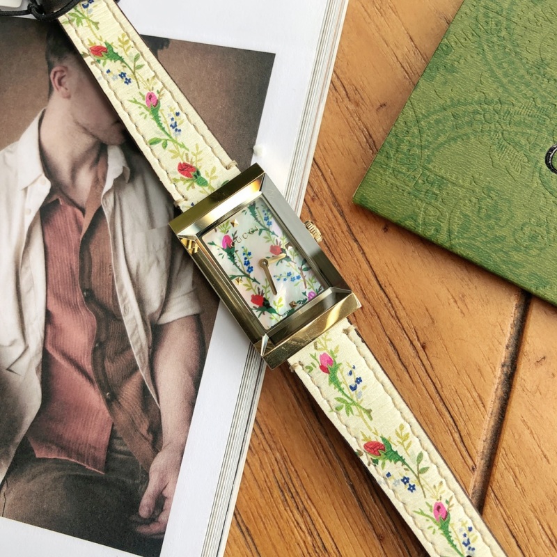 Часы Gucci