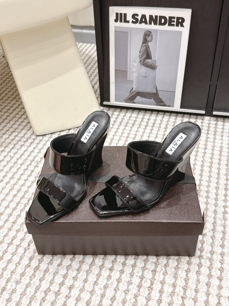Женские босоножки Alaia с квадратным носком и каблуком Alaïa