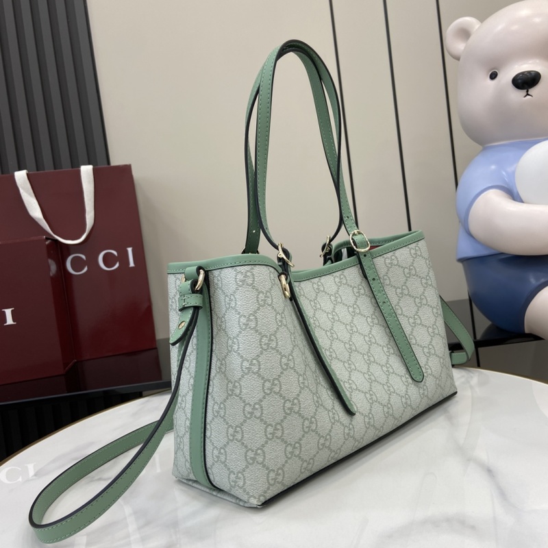 Сумка Gucci с монограммой и зелеными вставками