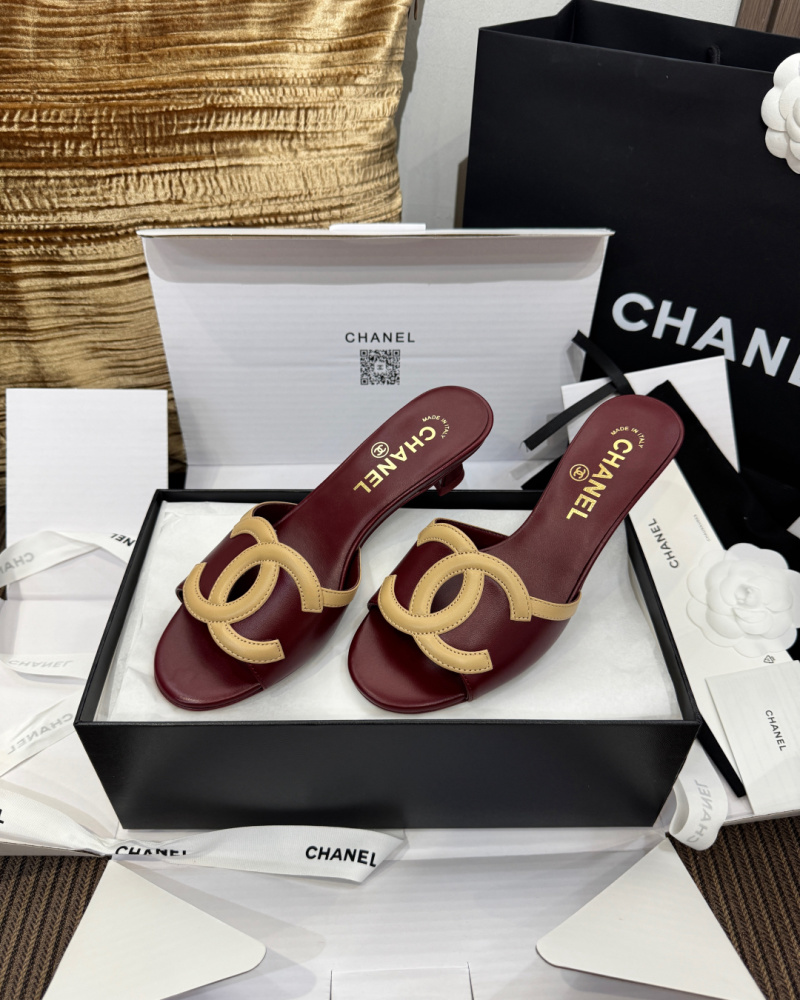 Сандали Chanel женские кожаные с двойным логотипом