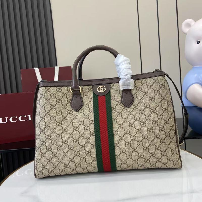 Сумка Gucci с монограммой и полосой