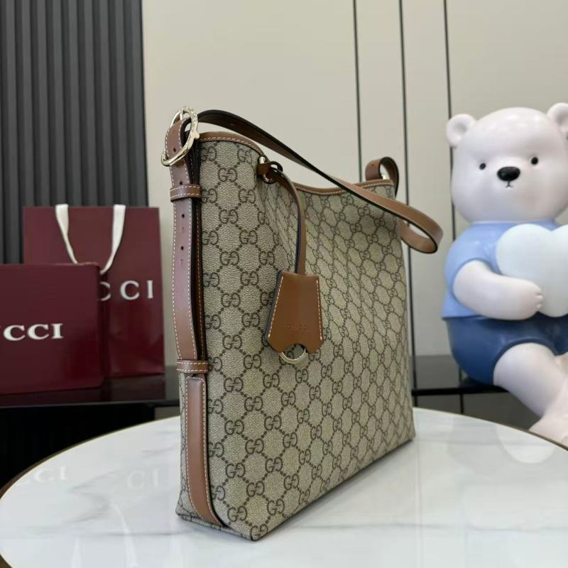Сумка Gucci с монограммой