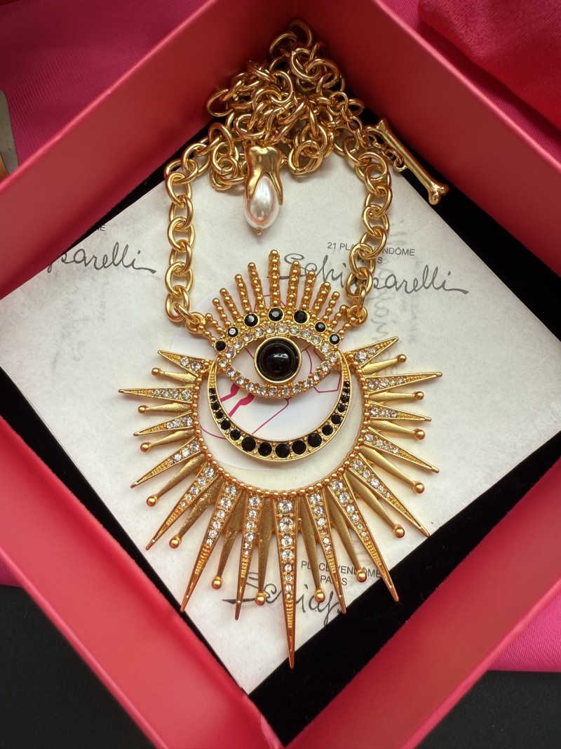 Наручное колье с глазом Schiaparelli