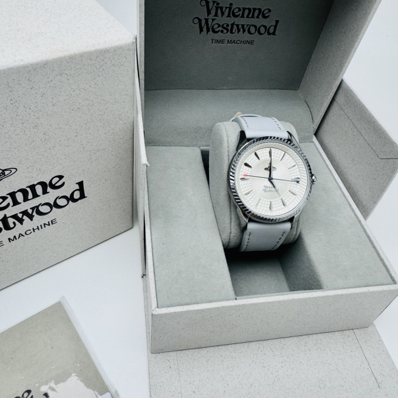 Часы Vivienne Westwood