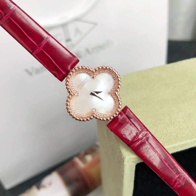 Часы Van Cleef & Arpels