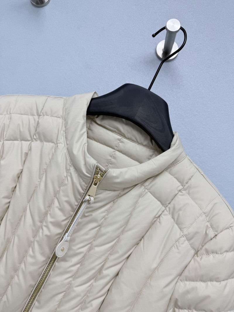 Пуховик Moncler с круглым воротником