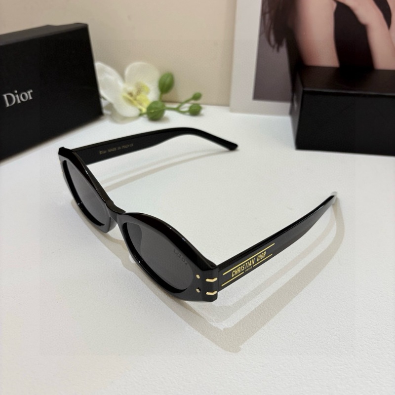 Черные солнцезащитные очки Christian Dior