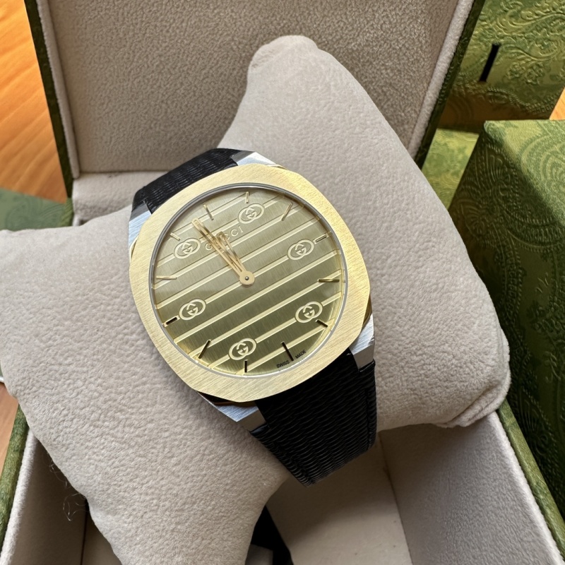 Часы Gucci