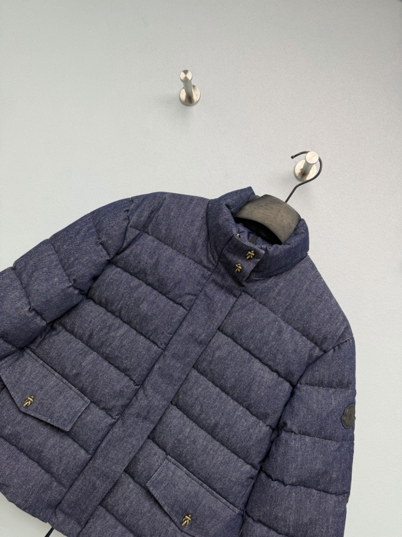 Пуховик Moncler