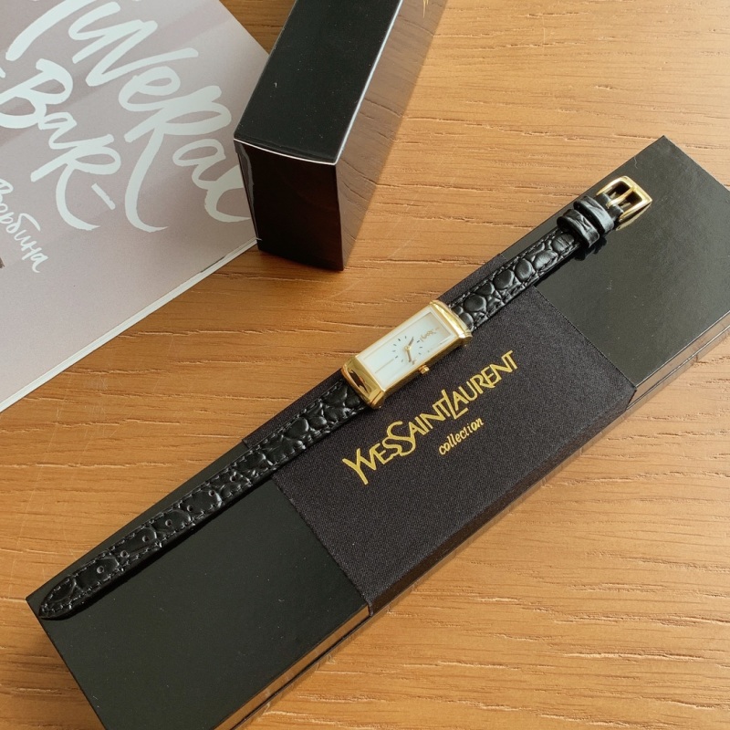 Часы Saint Laurent