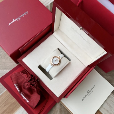 Часы Ferragamo