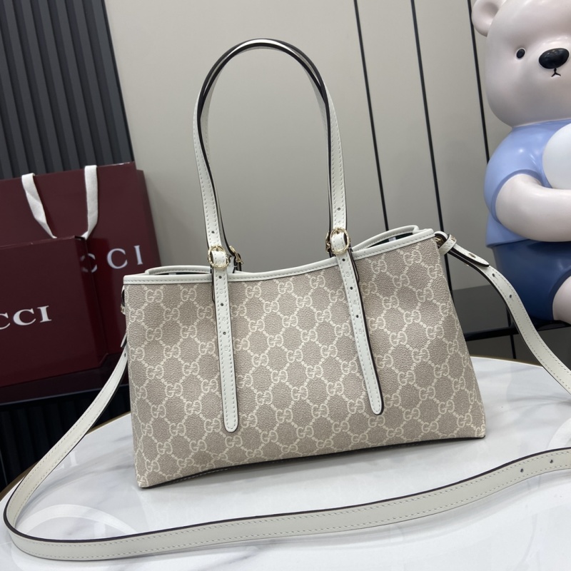 Сумка Gucci с монограммой и ремешком