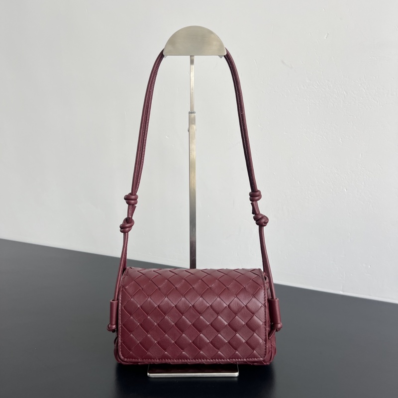 Сумка Bottega Veneta Notturno плетеная из кожи