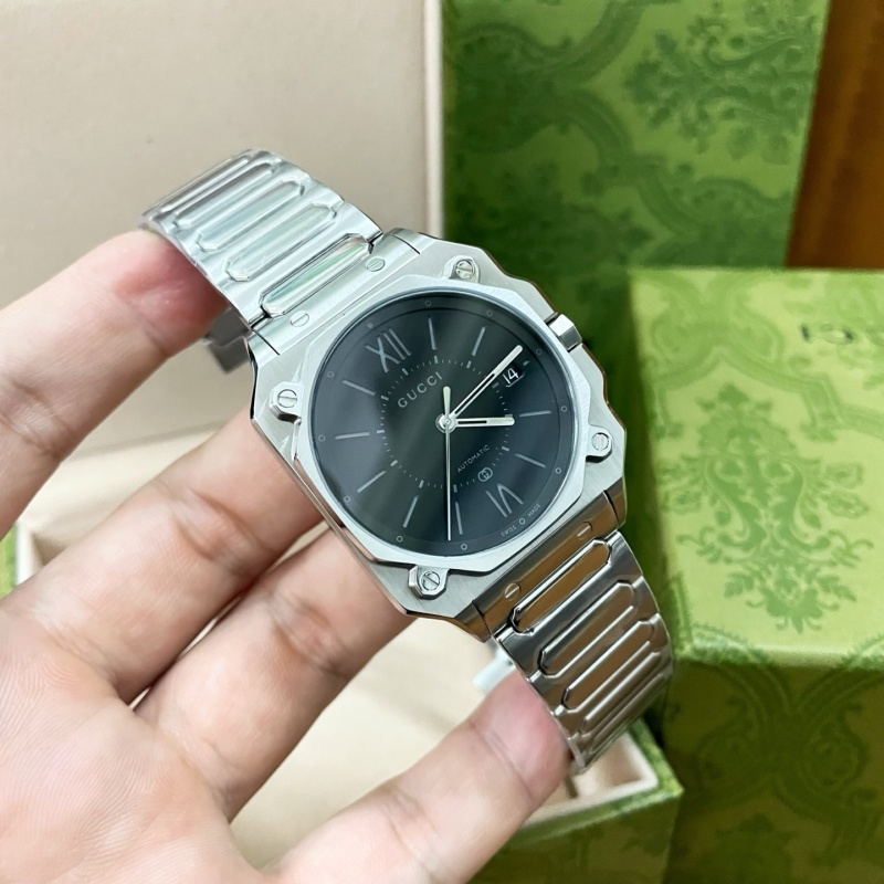 Часы Gucci