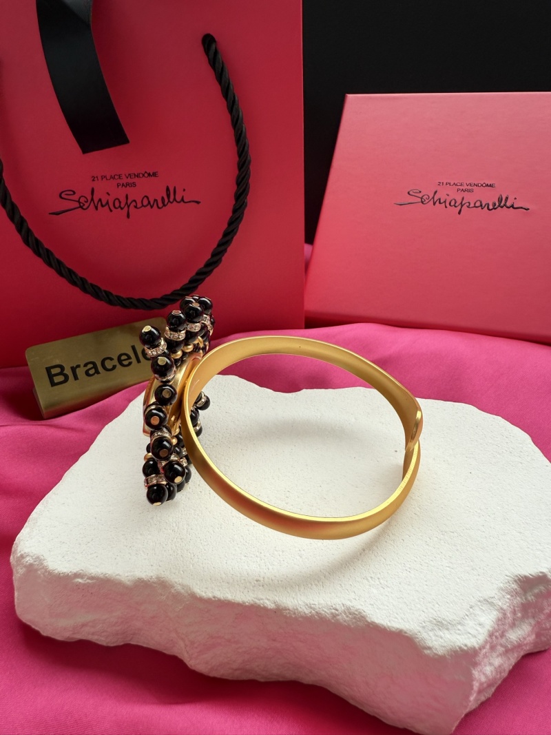 Браслет в виде глаза Schiaparelli