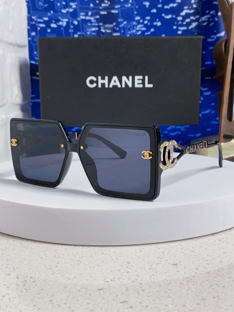 Стильные женские солнцезащитные очки Chanel