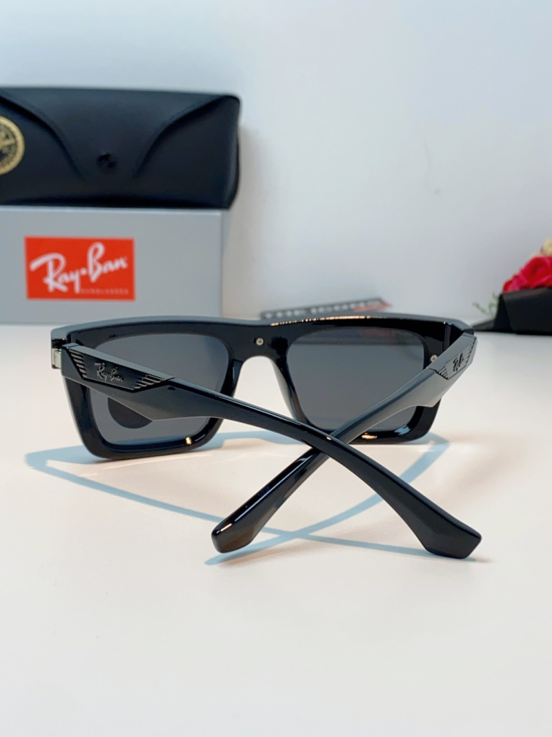 Солнцезащитные очки Ray-Ban RB8957 поляризованные черные