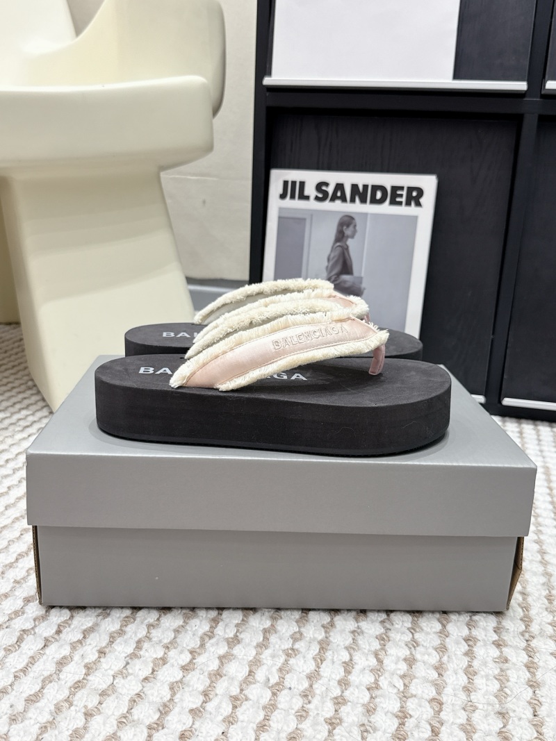 Платформенные шлёпанцы Balenciaga