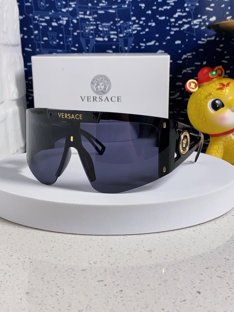 Черные солнцезащитные очки с широкой оправой Versace