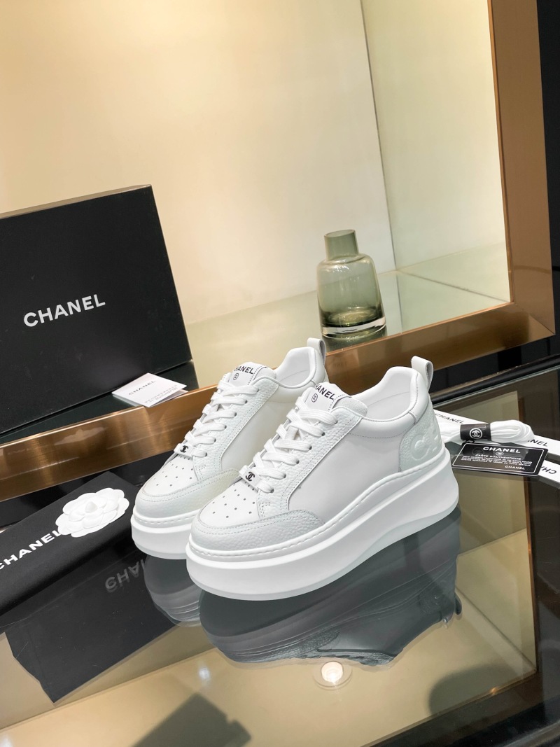 Белые кроссовки на платформе Chanel