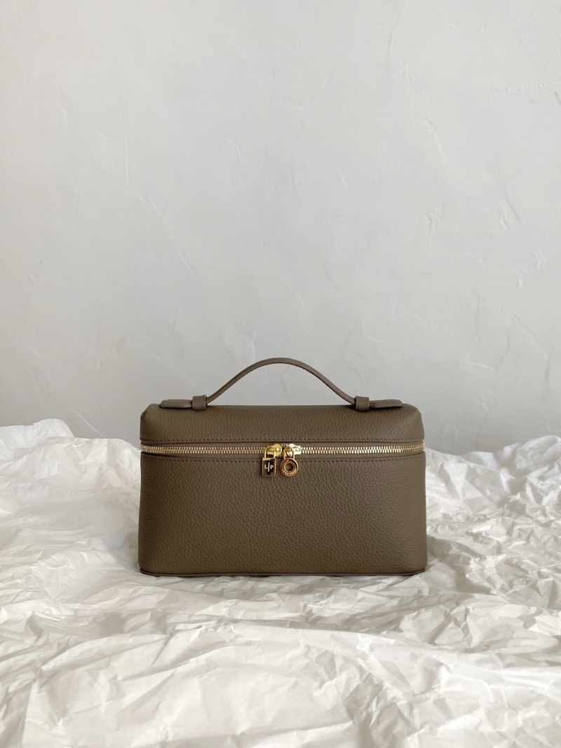 Сумка Loro Piana серая с золотистыми замками