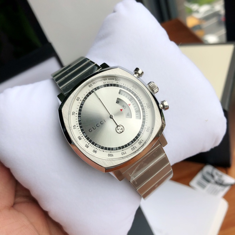 Часы Gucci