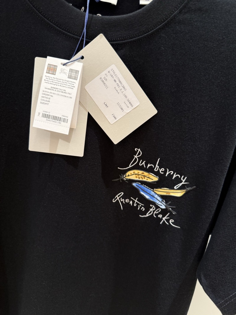 Футболка Burberry с вышивкой «Перья» (The Birds x Quentin Blake)