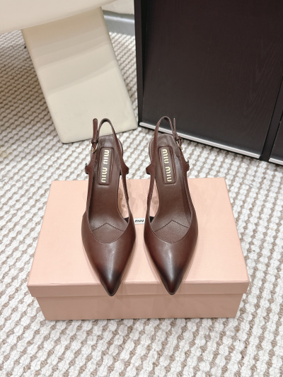 Женские туфли Miu Miu на каблуке из натуральной кожи