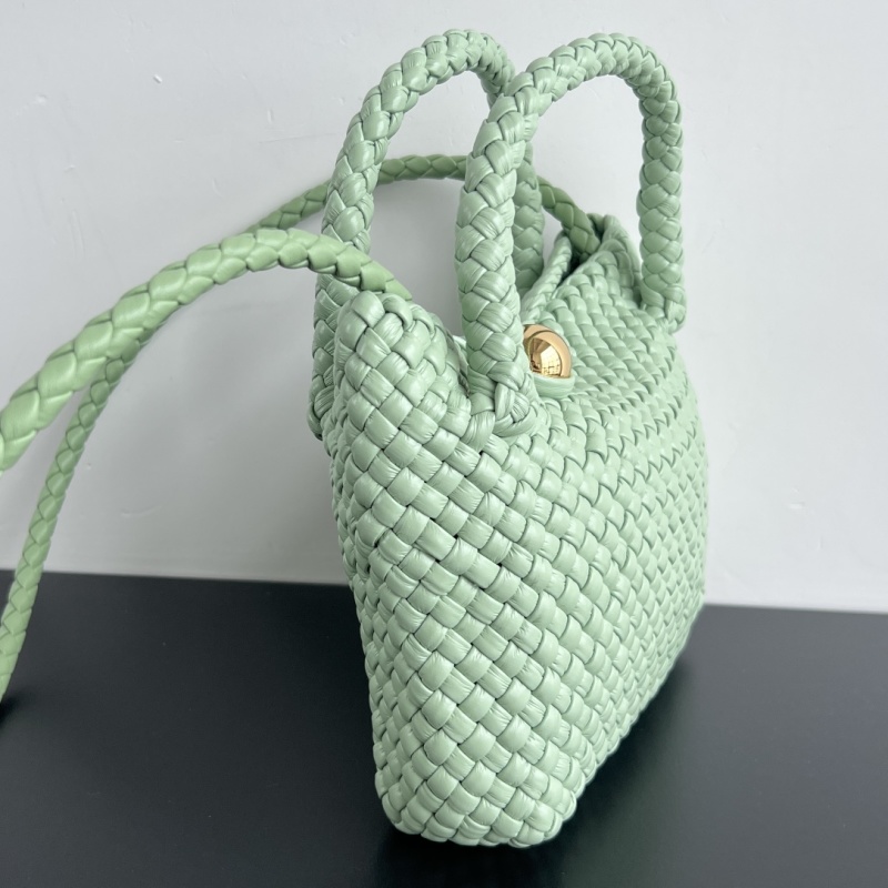 Мини сумка Bottega Veneta с плетением и золотым замком