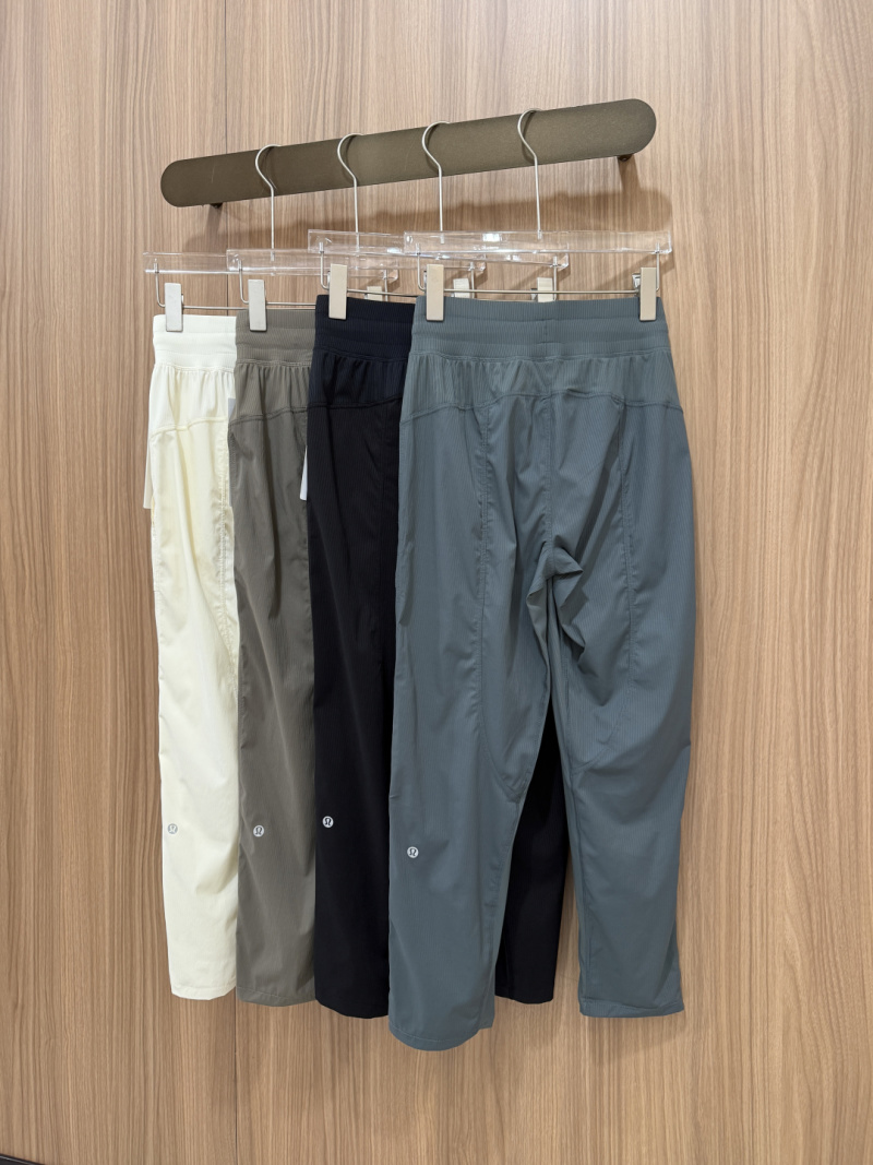 Брюки Lululemon