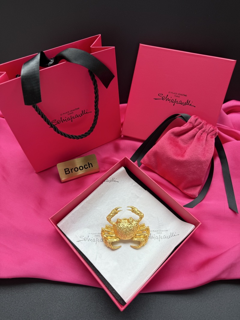 Брошь в виде краба Schiaparelli