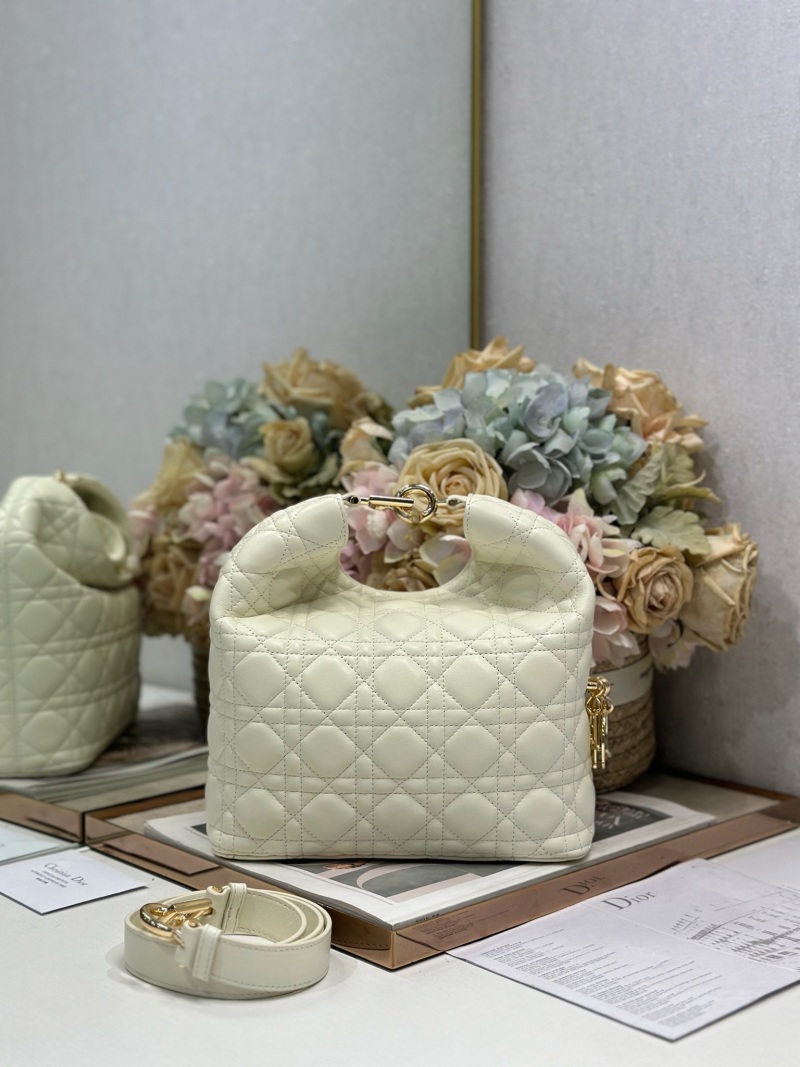Сумка Dior женская белая