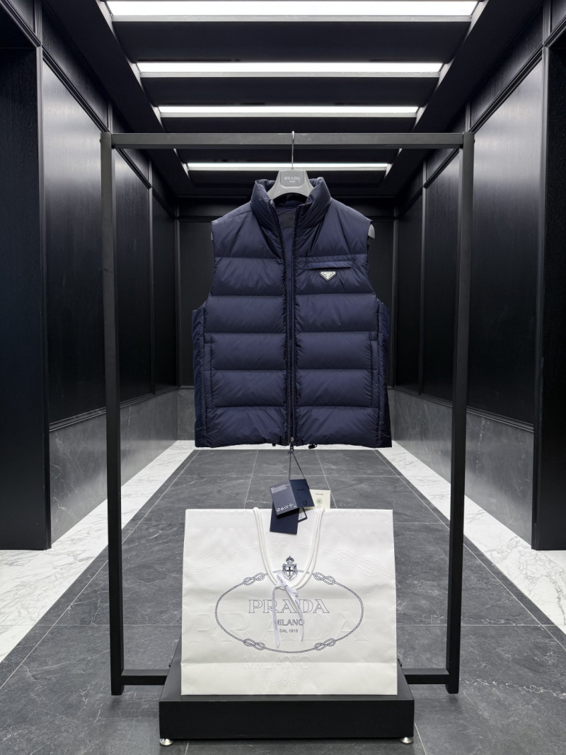 Жилет Prada