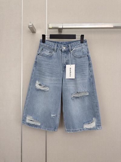 Женские широкие джинсовые шорты Acne Studios голубого цвета