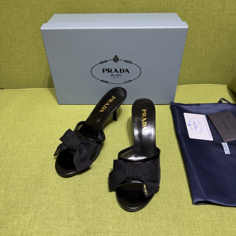 Черные женские мюли Prada с бантом