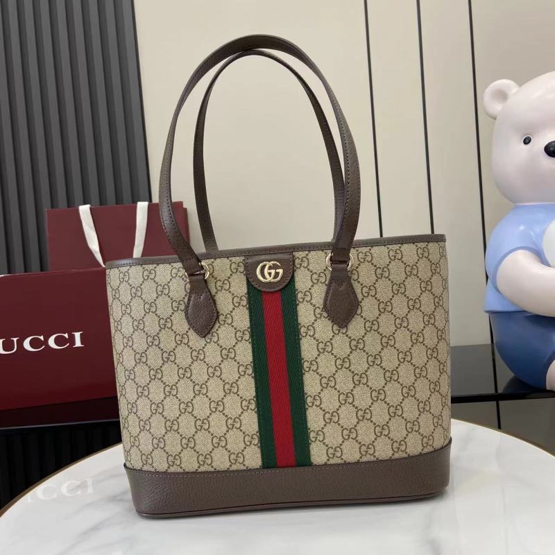 Сумка Gucci с монограммой и красно-зеленой полосой