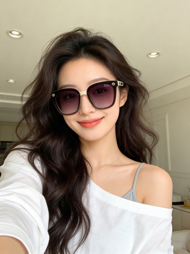 Женские солнцезащитные очки Dior квадратной формы
