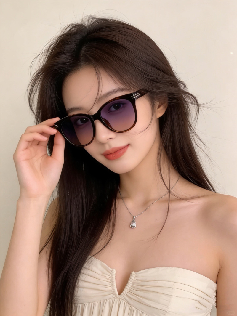 Солнечные очки Gucci женские черные
